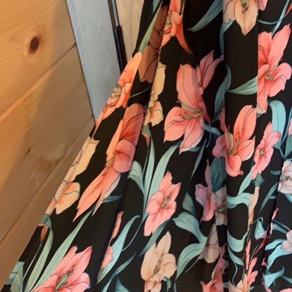 Fab’rik floral print halter neck jumpsuit Size Large - Picture 7 of 14